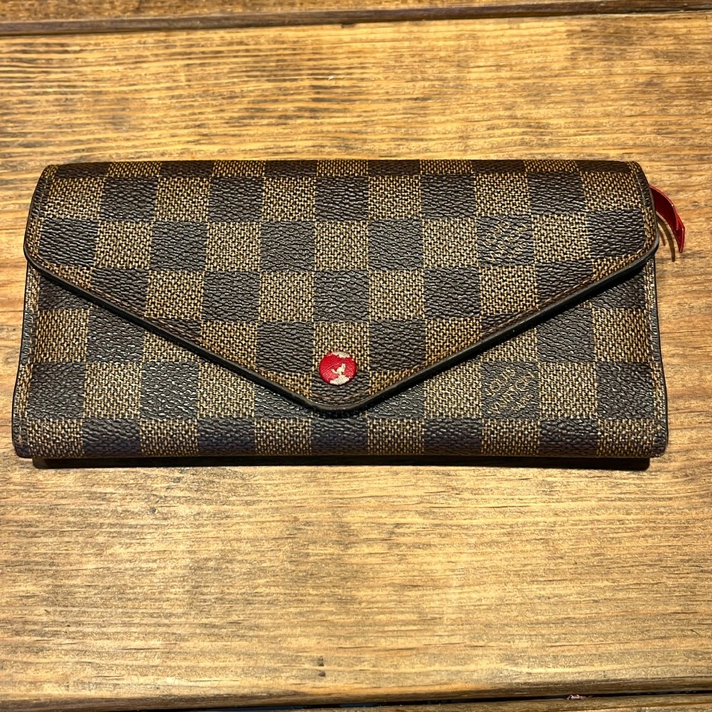 AUTHENTIC Louis Vuitton wallet